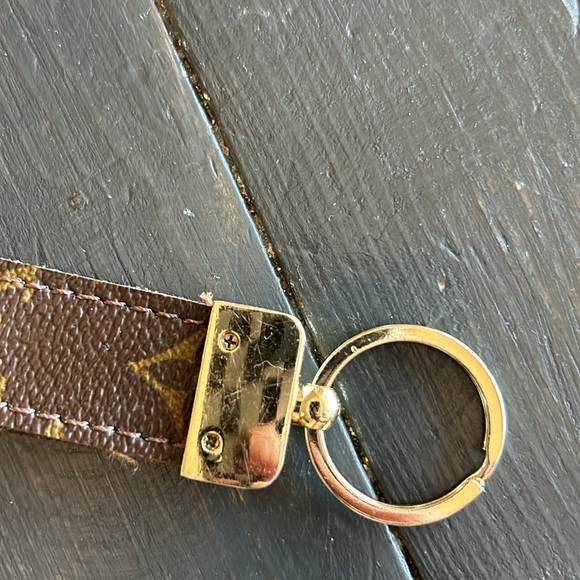 LV key Fob - Picture 3 of 7